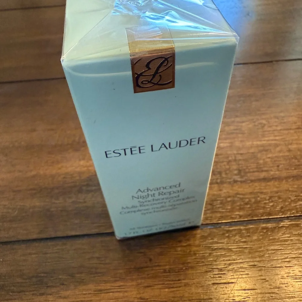 Estée Lauder Advanced Night Repair - Picture 2 of 8